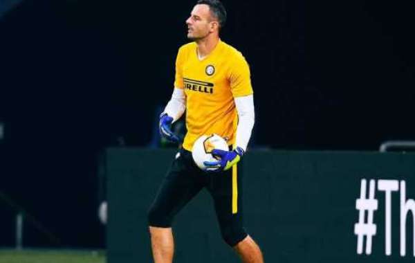 Inter sign Handanovic for possible goalkeeper coaching role